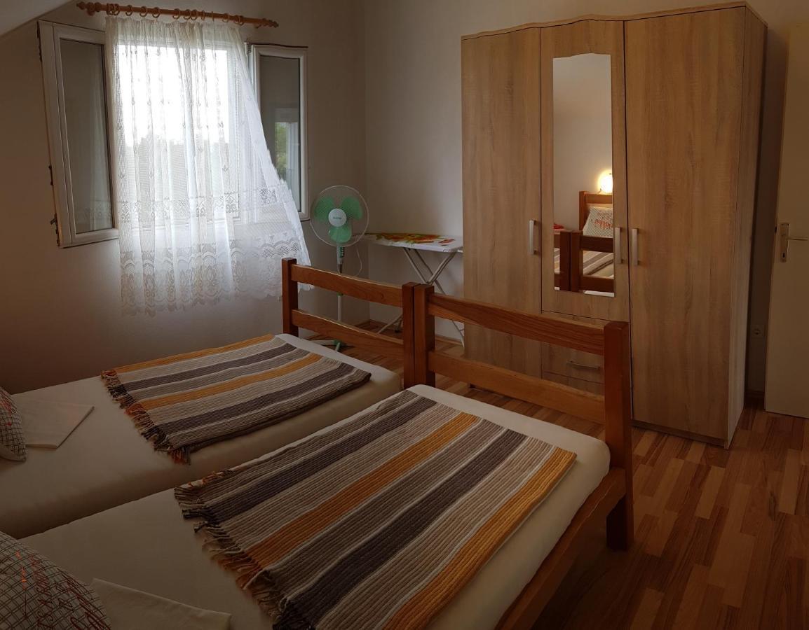 Apartman Vojaline Milna  Exterior foto